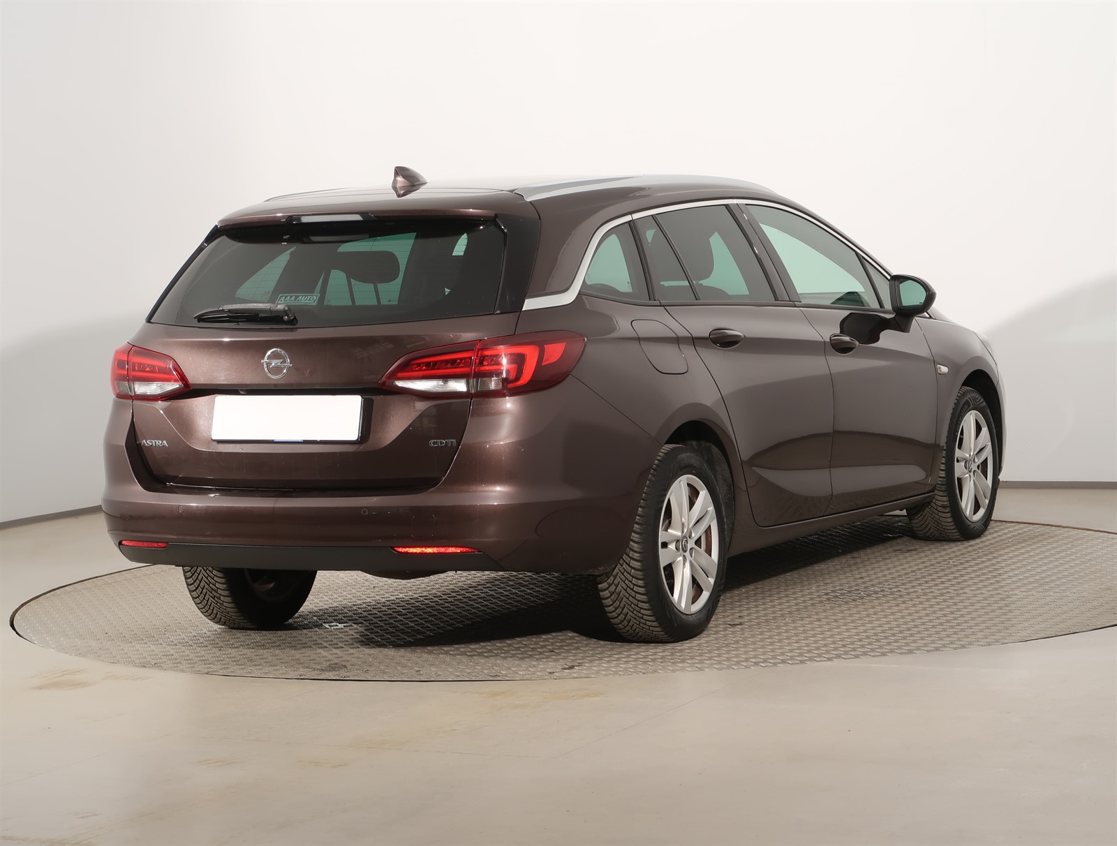 Opel Astra, 2016 - pohled č. 7