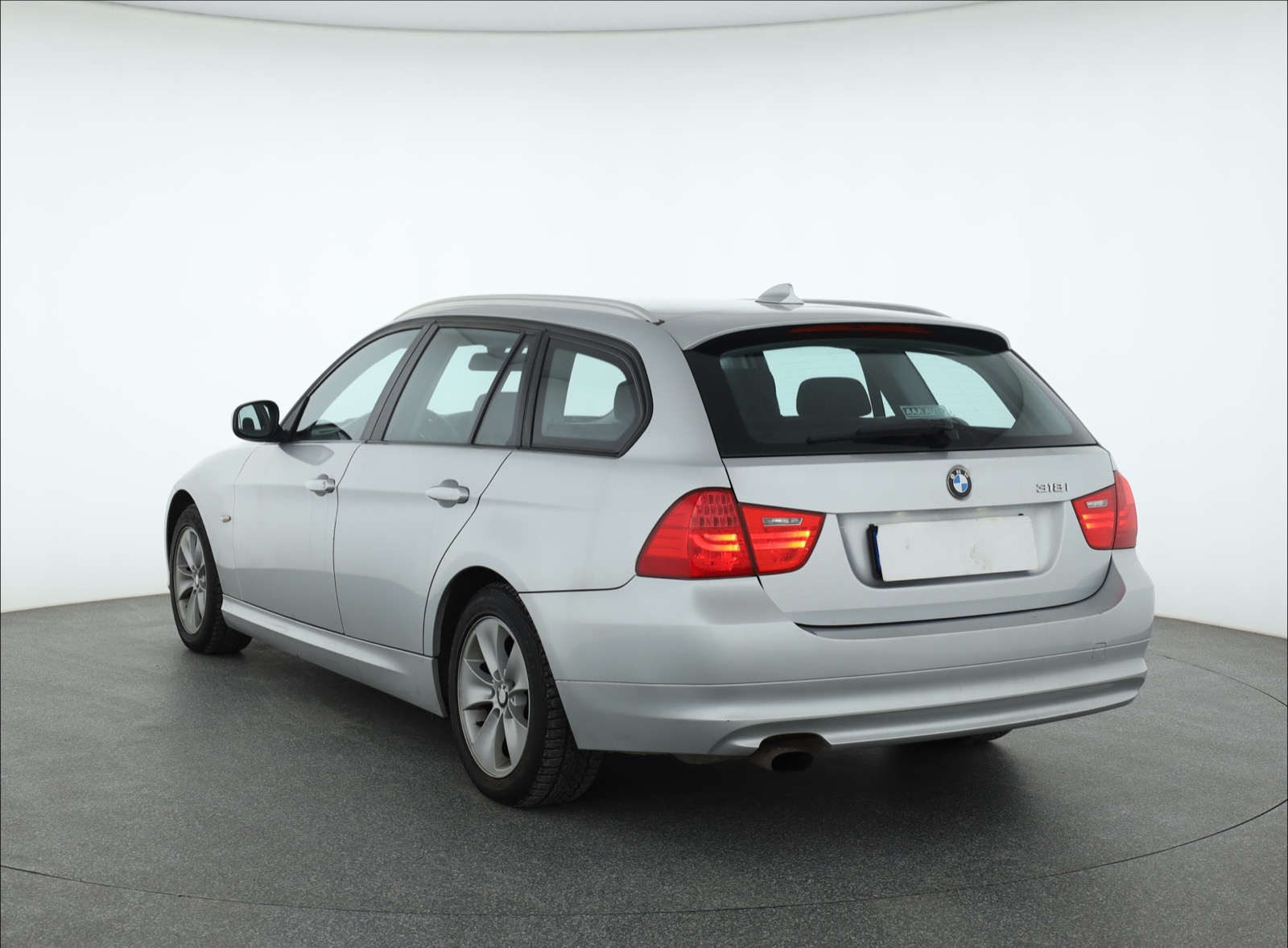 BMW Řada 3, 2010 - pohled č. 5