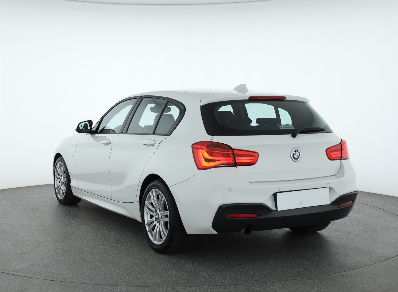 BMW 1, 2016 - pohled č. 5