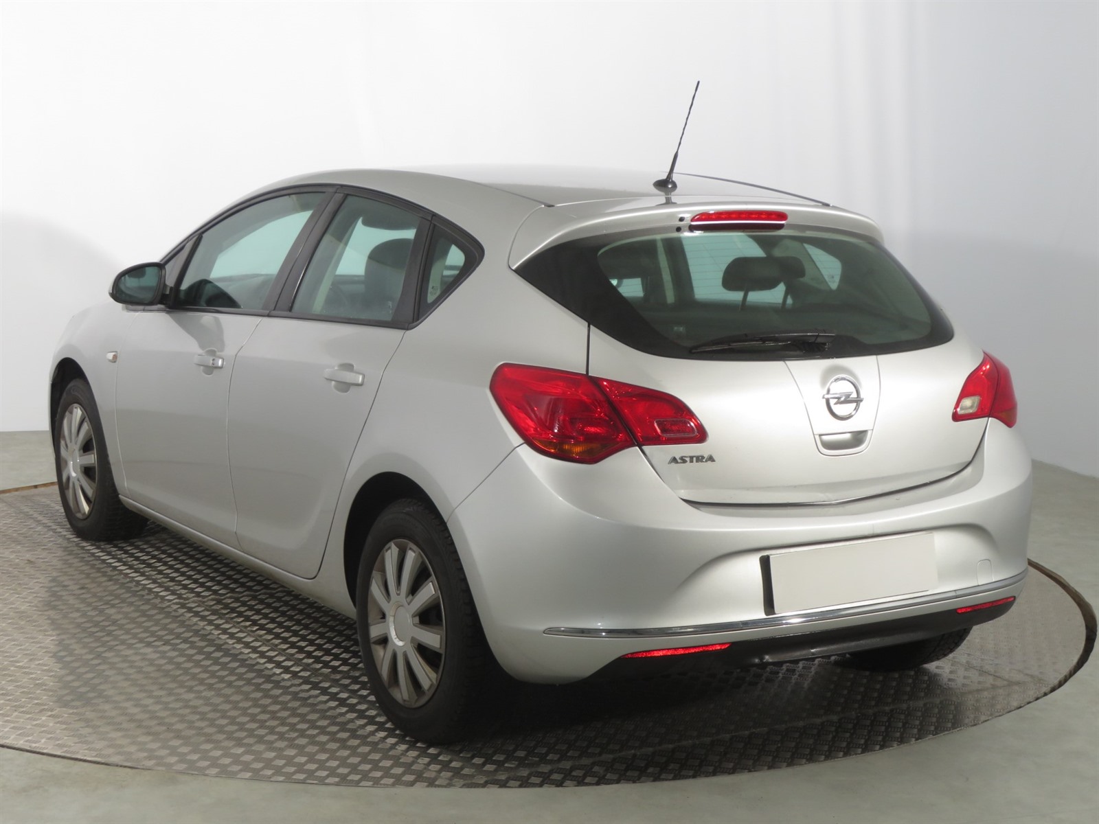 Opel Astra, 2015 - pohled č. 5