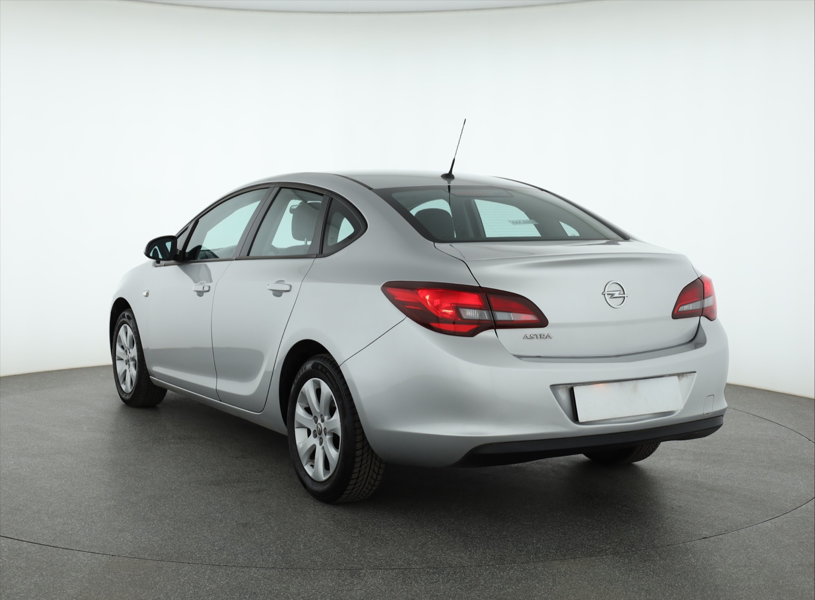 Opel Astra, 2016 - pohled č. 5