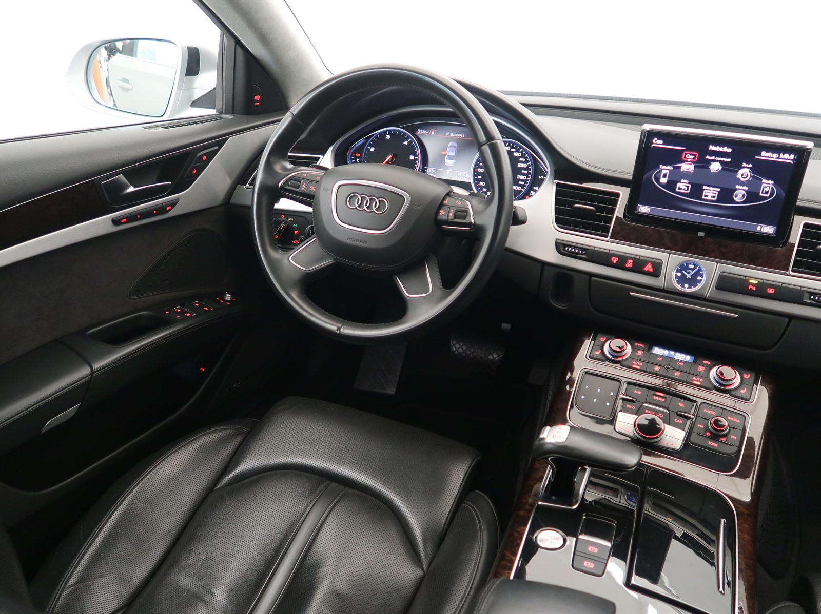 Audi A8, 2010 - pohled č. 9