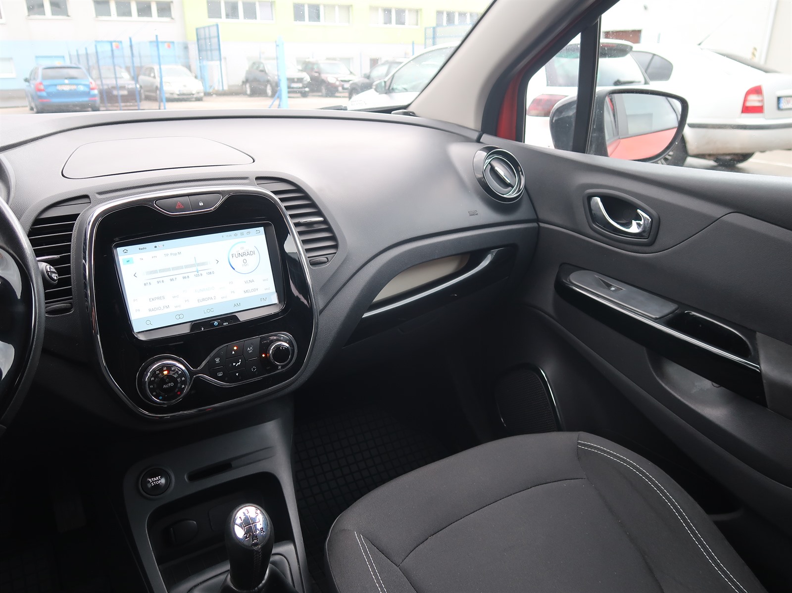 Renault Captur, 2016 - pohled č. 11