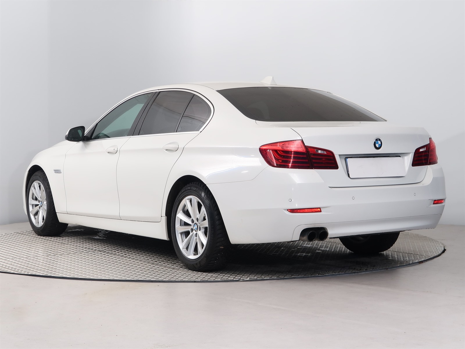 BMW Řada 5, 2015 - pohled č. 5