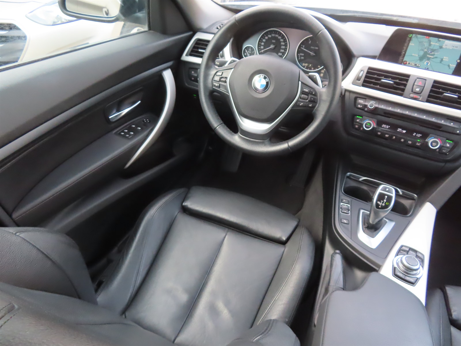 BMW 3GT, 2016 - pohled č. 9