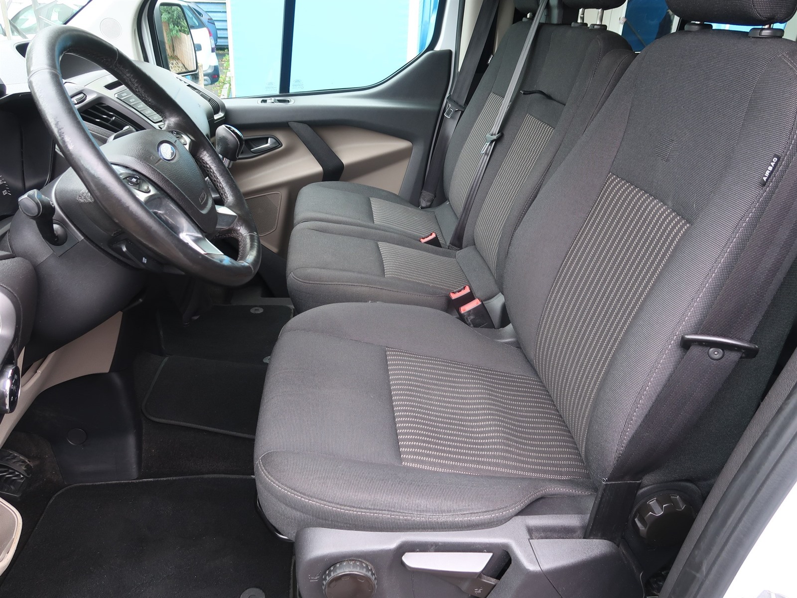 Ford Tourneo Custom, 2017 - pohled č. 16