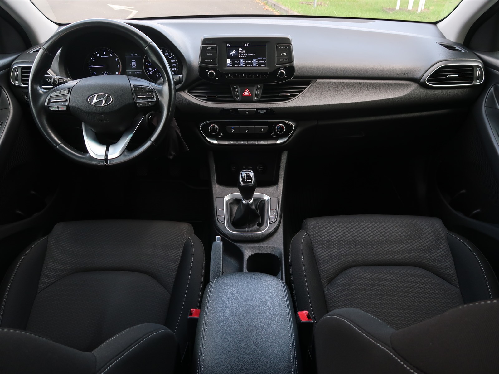 Hyundai i30 Fastback, 2017 - pohled č. 10