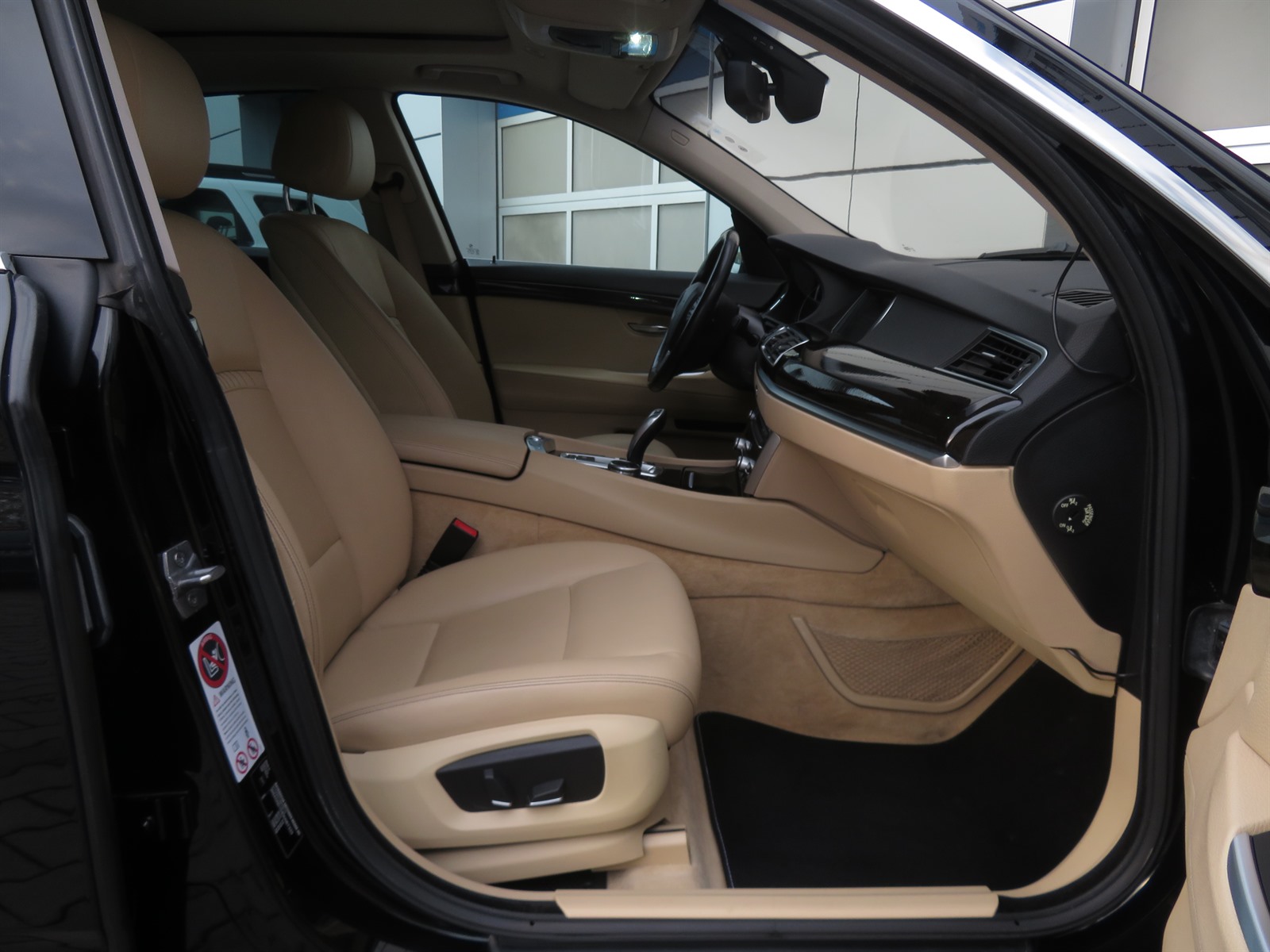 BMW 5GT, 2014 - pohled č. 12