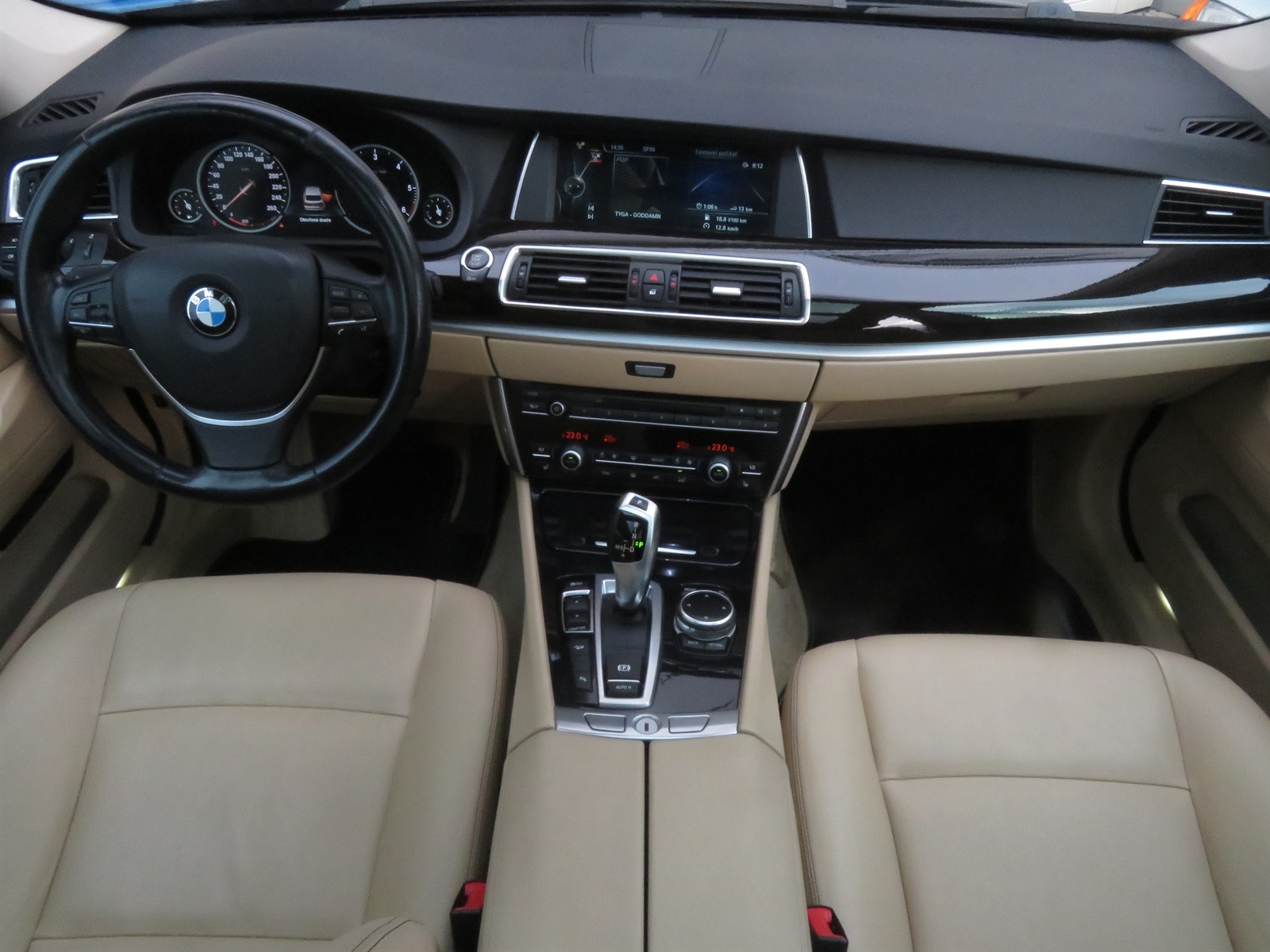 BMW 5GT, 2014 - pohled č. 10