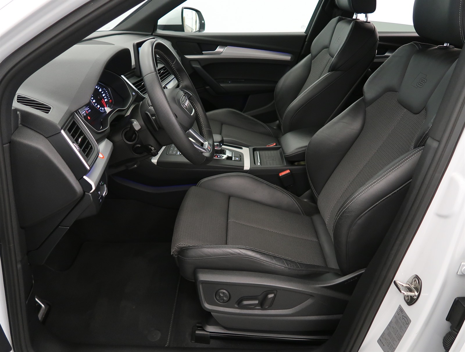 Audi Q5, 2020 - pohled č. 16
