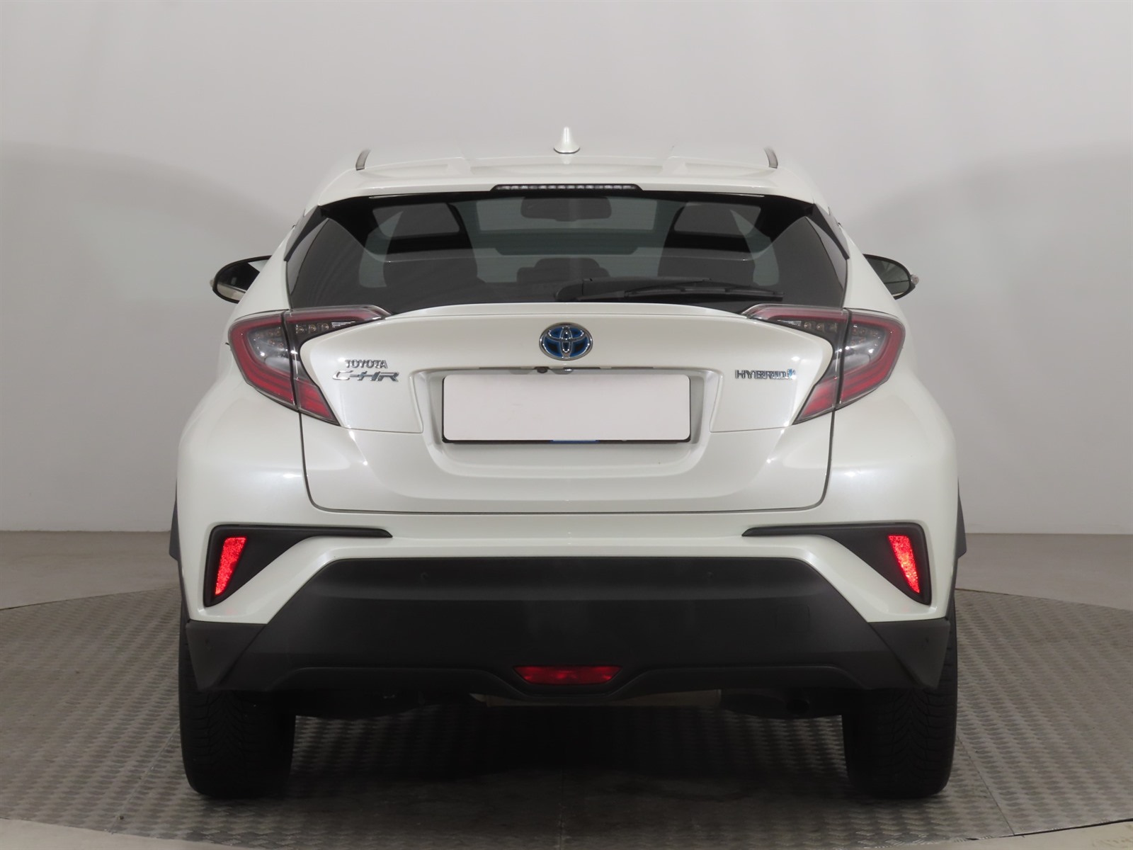 Toyota C-HR, 2017 - pohled č. 6