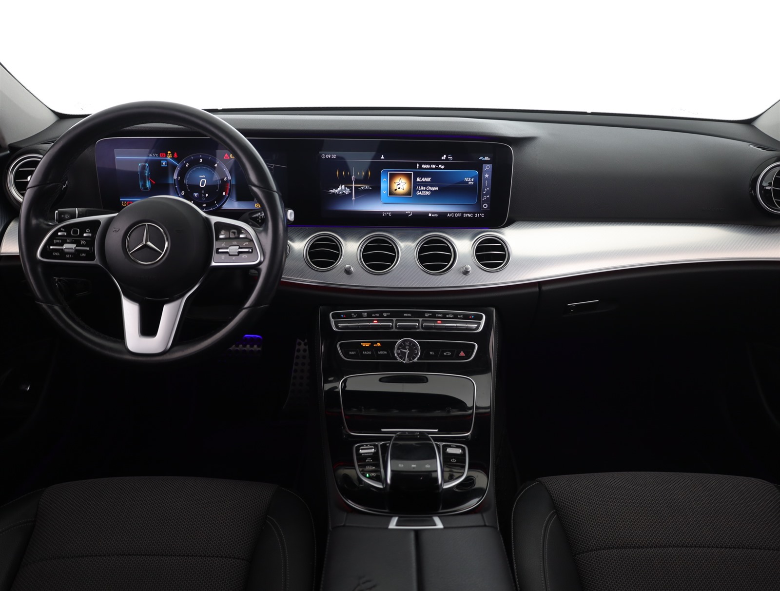 Mercedes-Benz E, 2020 - pohled č. 9