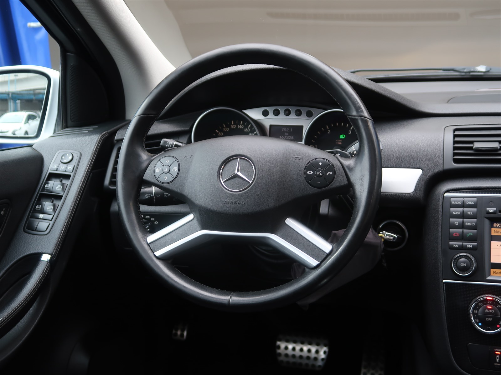 Mercedes-Benz R, 2010 - pohled č. 25