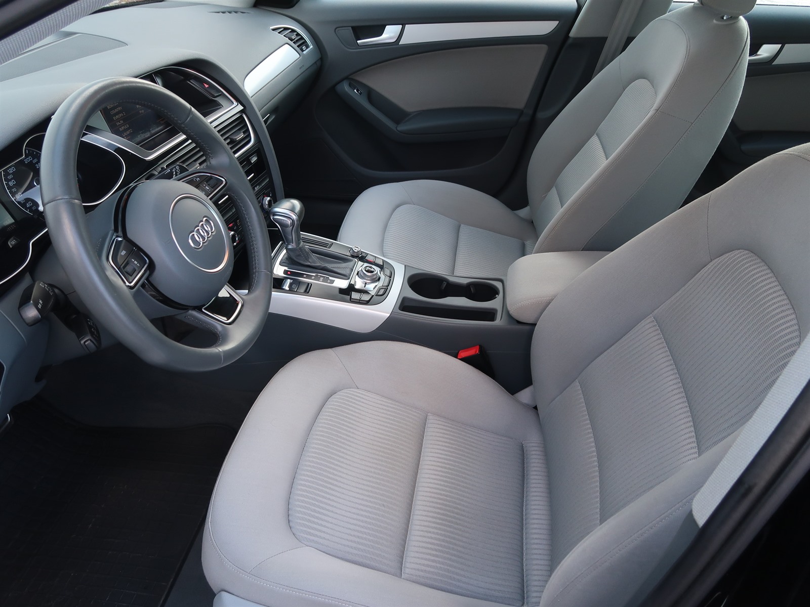 Audi A4, 2015 - pohled č. 16