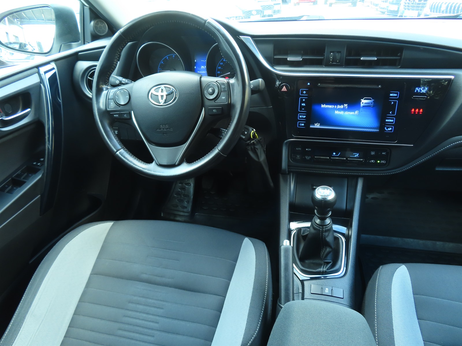 Toyota Auris, 2015 - pohled č. 9