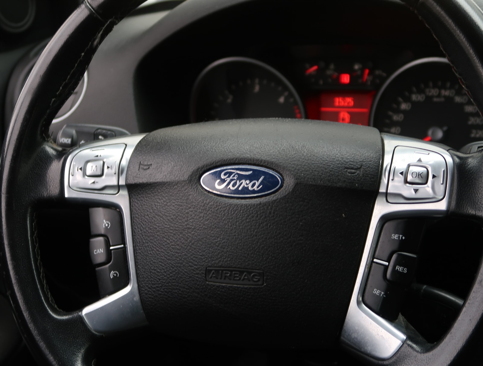 Ford Mondeo, 2010 - pohled č. 22