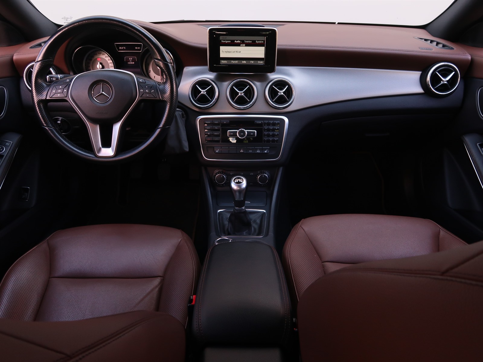 Mercedes-Benz CLA, 2014 - pohled č. 10