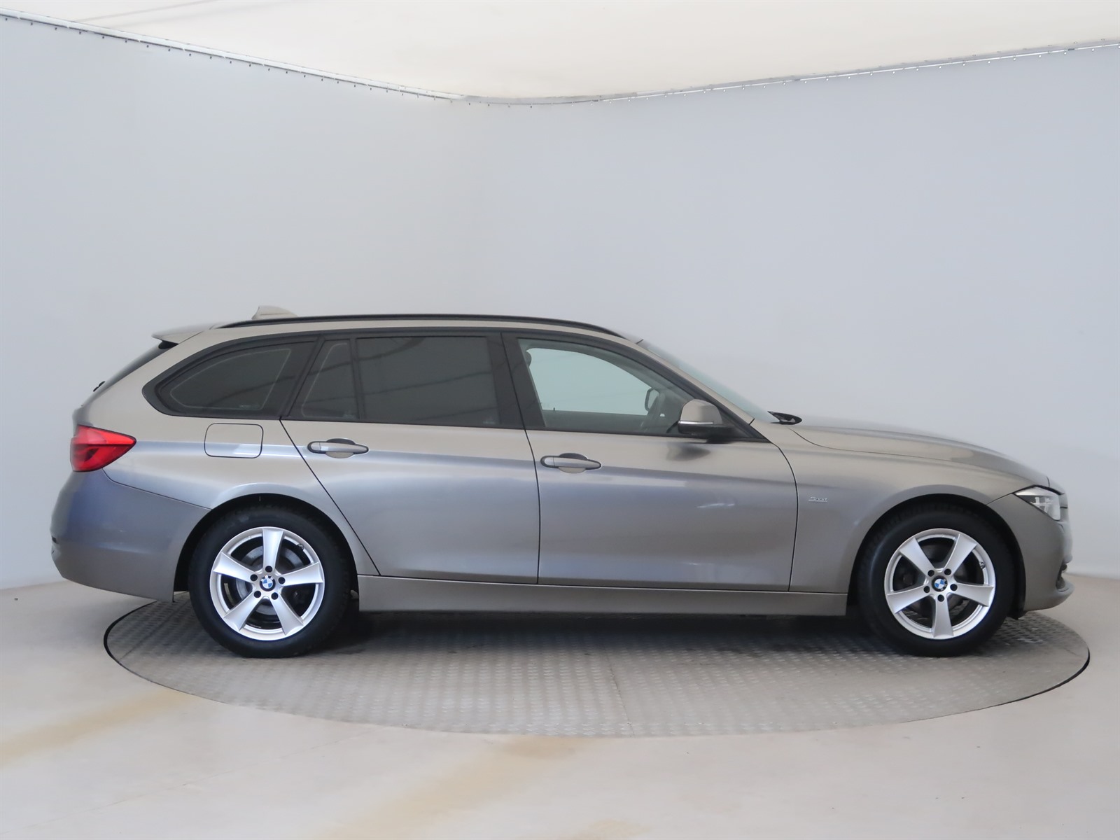 BMW Řada 3, 2016 - pohled č. 8