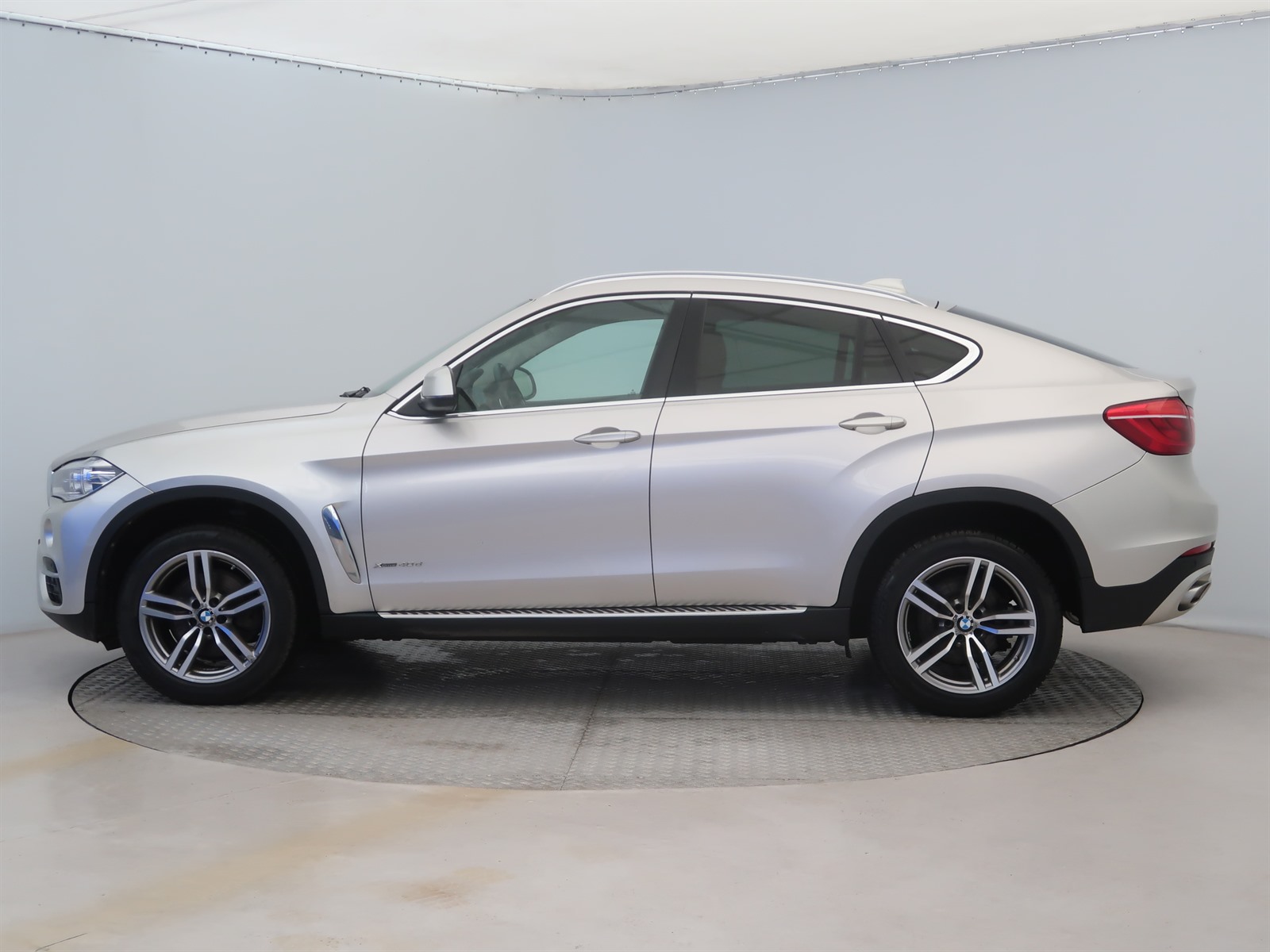 BMW X6, 2015 - pohled č. 4