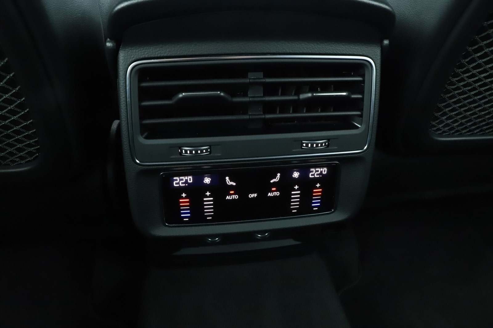 Audi Q7, 2021 - pohled č. 19