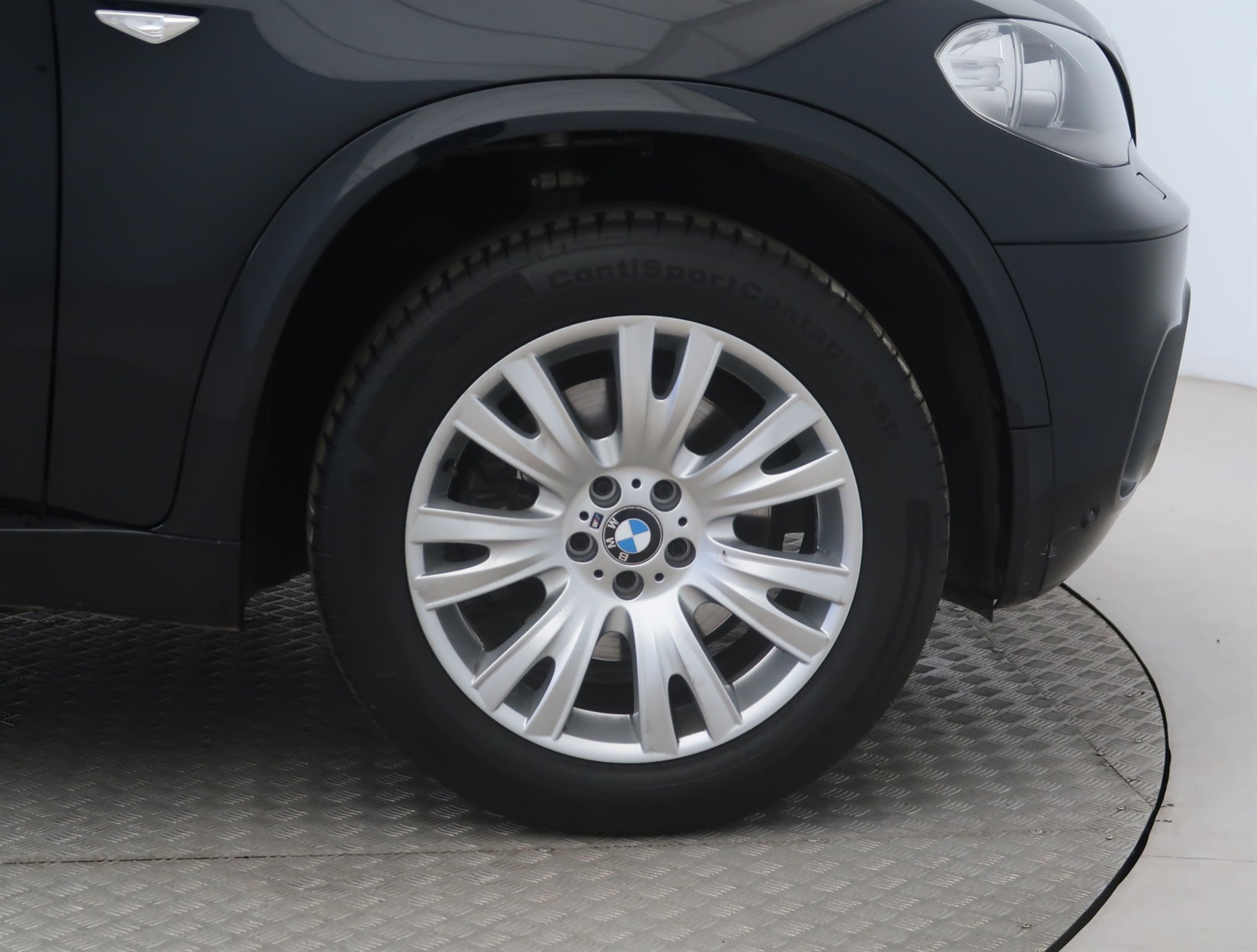 BMW X5, 2011 - pohled č. 21