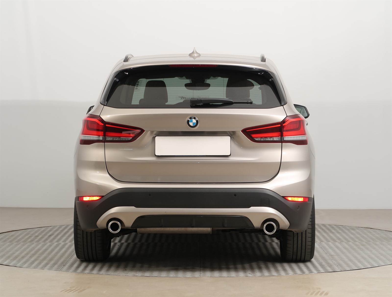 BMW X1, 2021 - pohled č. 6