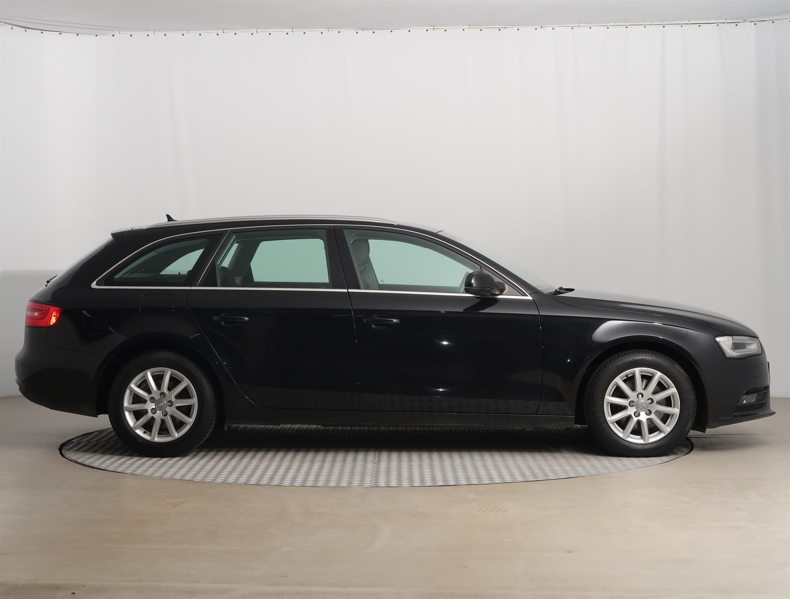 Audi A4, 2014 - pohled č. 8