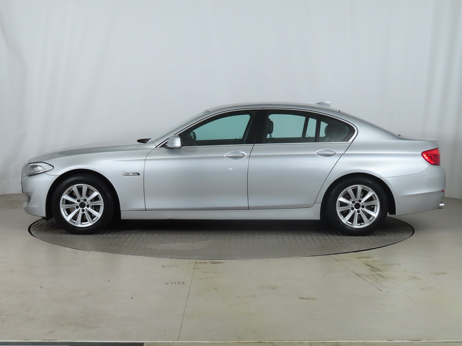 BMW Řada 5, 2012 - pohled č. 4