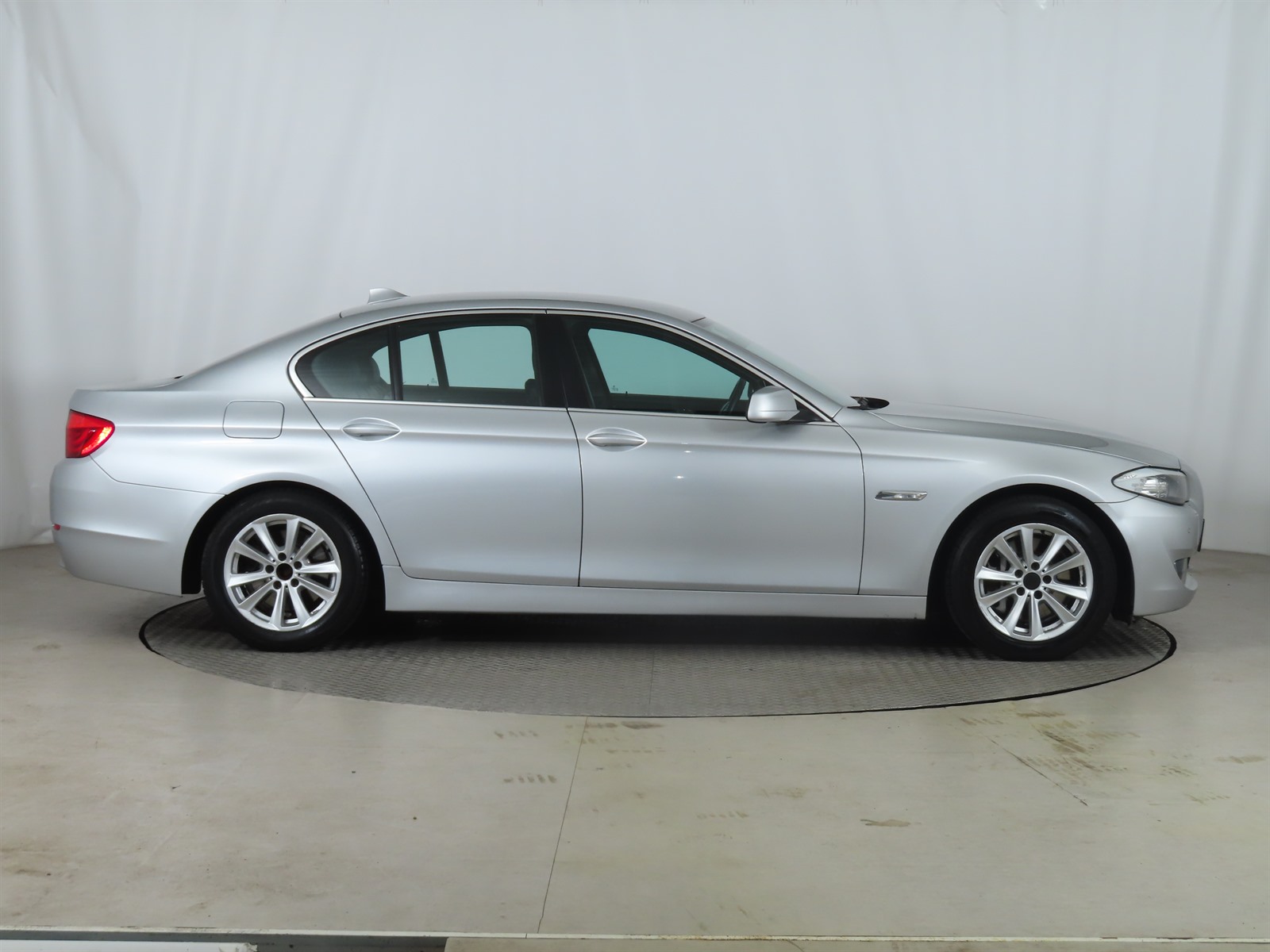 BMW Řada 5, 2012 - pohled č. 8