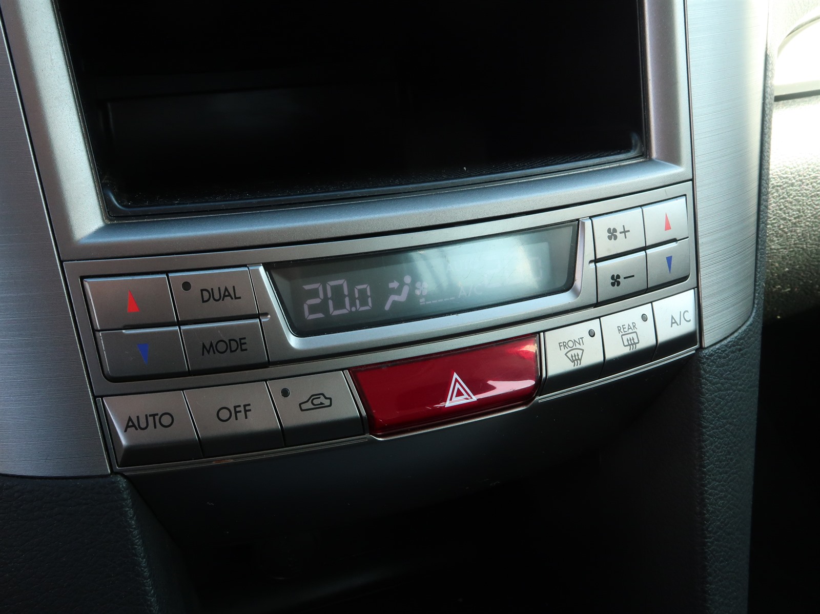 Subaru Legacy, 2010 - pohled č. 19