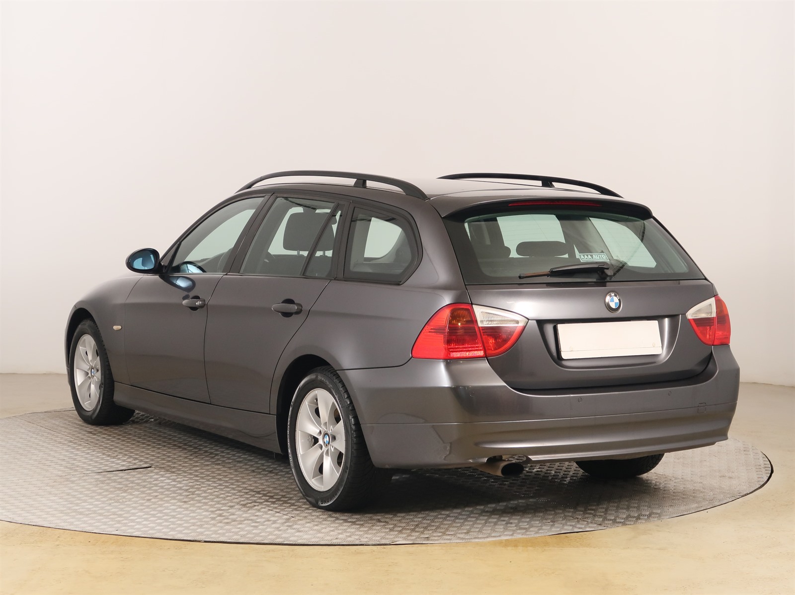 BMW Řada 3, 2007 - pohled č. 5