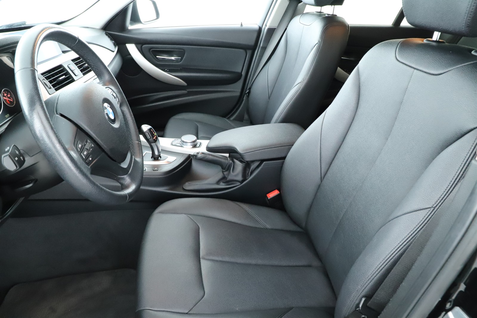 BMW Řada 3, 2019 - pohled č. 13