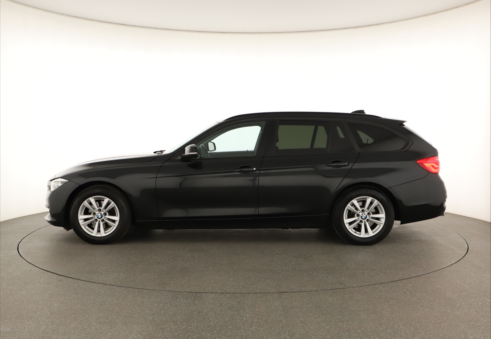 BMW Řada 3, 2019 - pohled č. 4