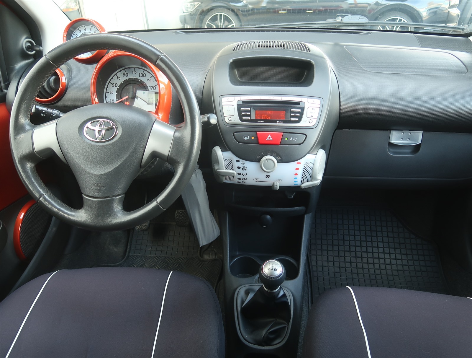 Toyota Aygo, 2012 - pohled č. 10