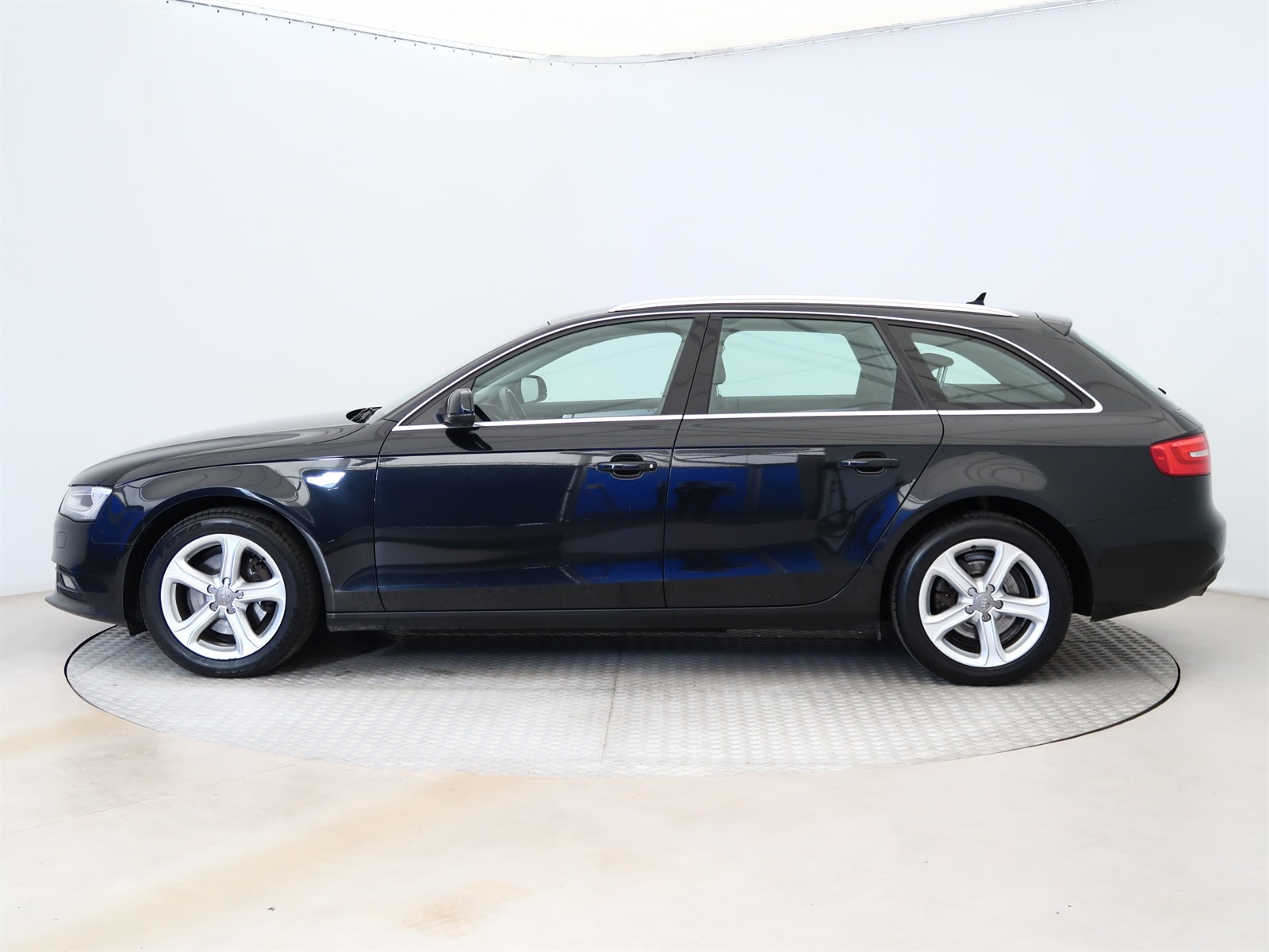 Audi A4, 2013 - pohled č. 4