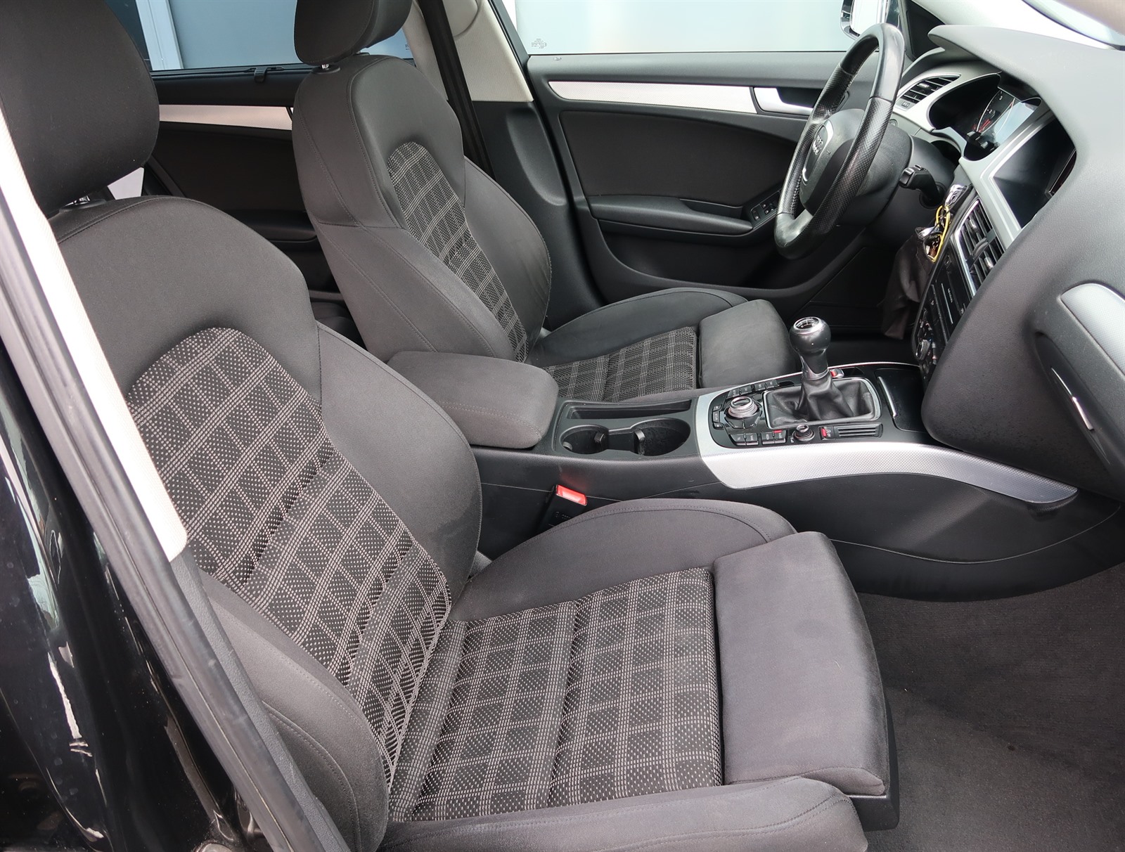 Audi A4, 2010 - pohled č. 12