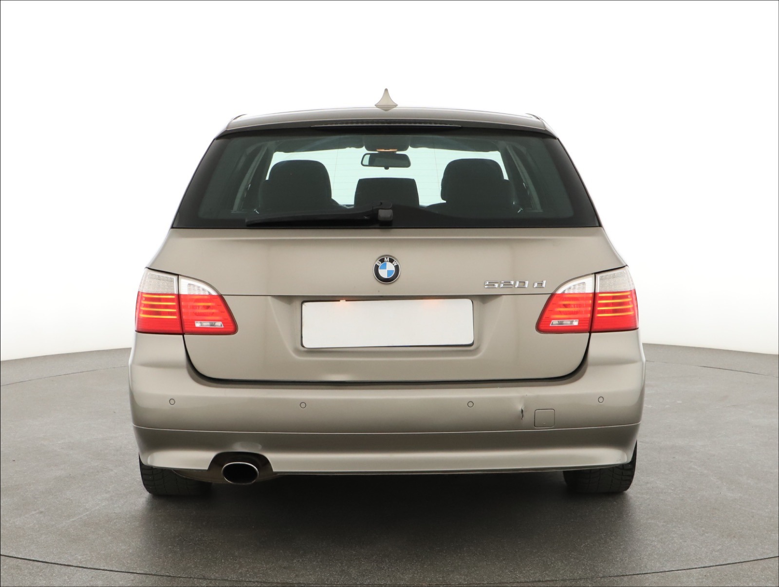 BMW Řada 5, 2009 - pohled č. 6