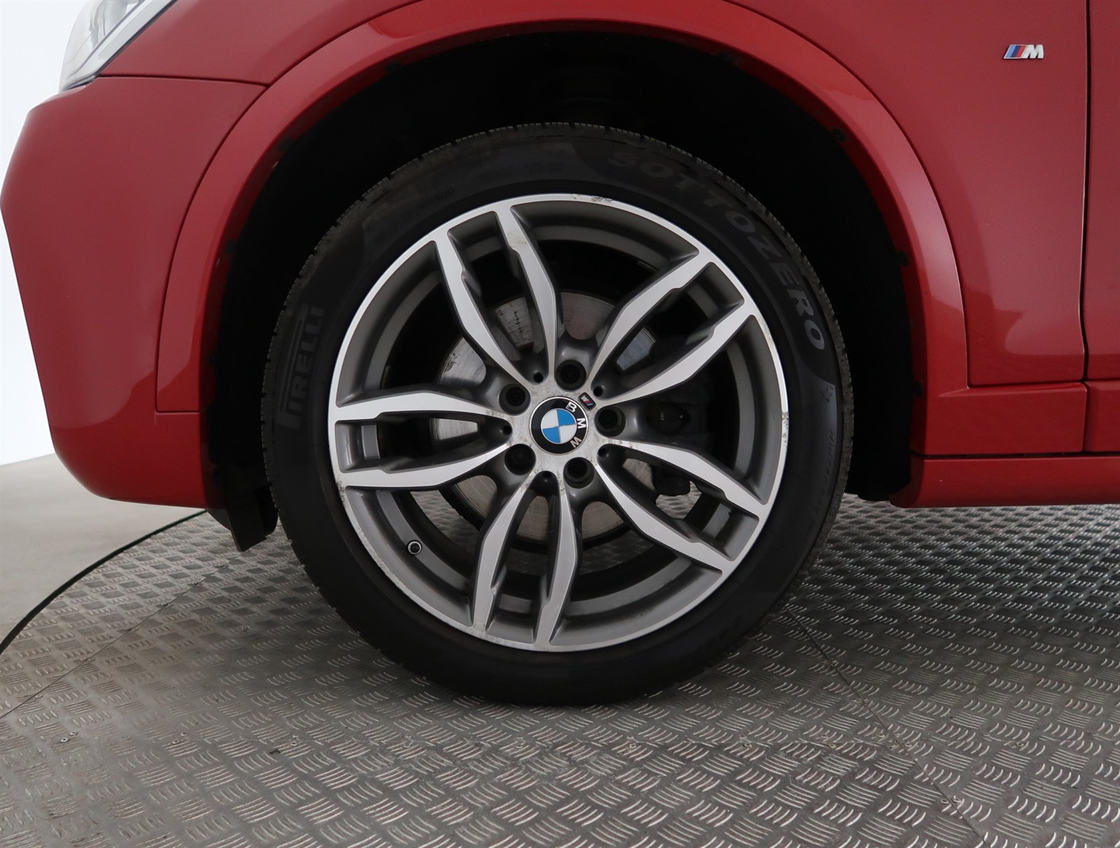 BMW X4, 2018 - pohled č. 21